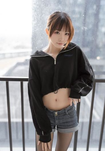女大学生的沙龙室三中文字幕_国语版全集