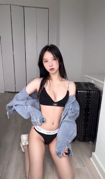 女人裸露双乳给男人喂奶文_BD韩语高清迅雷在线观看